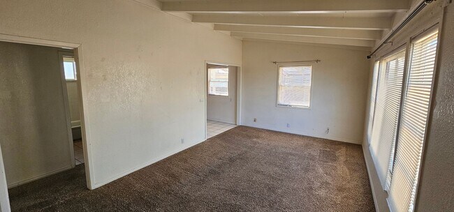 Building Photo - Charming & Cozy 3-Bedroom Home for Rent