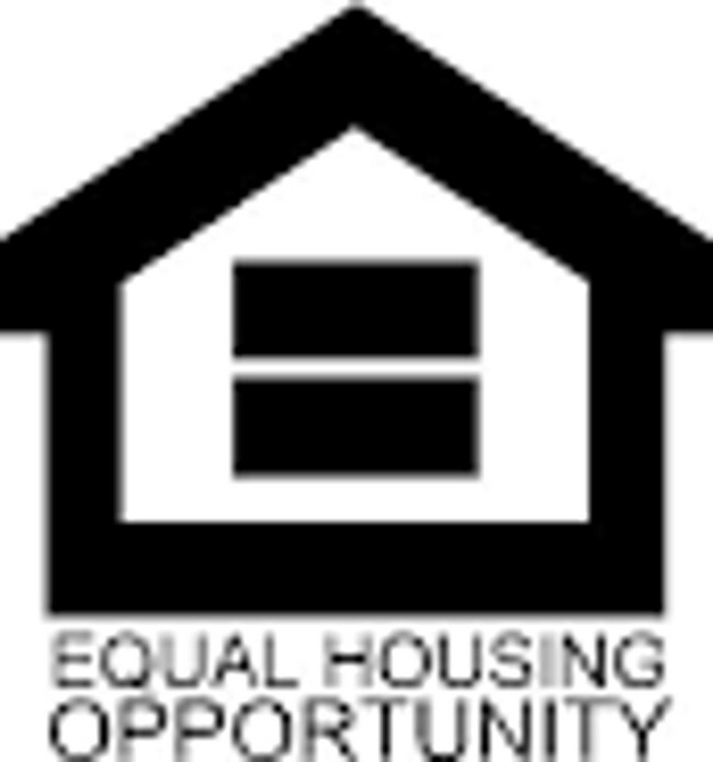 Building Photo - 2 Bedroom 2.5 bath BIG Townhouse with garage - minutes from JBLM East Gate