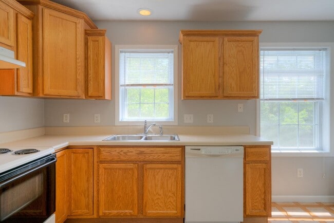 Building Photo - 3326 Yellow Sulphur Rd