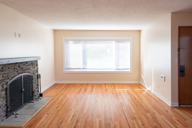 Building Photo - 9054 SW 38th Ave