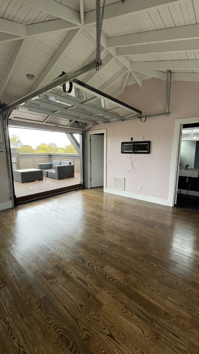 Building Photo - Luxury 12 South Brownstone with Courtyard | Rooftop Deck with Fireplace & Scenic Views | 2-Car Ga...