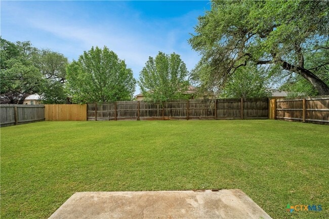 Building Photo - 121 Park Ln