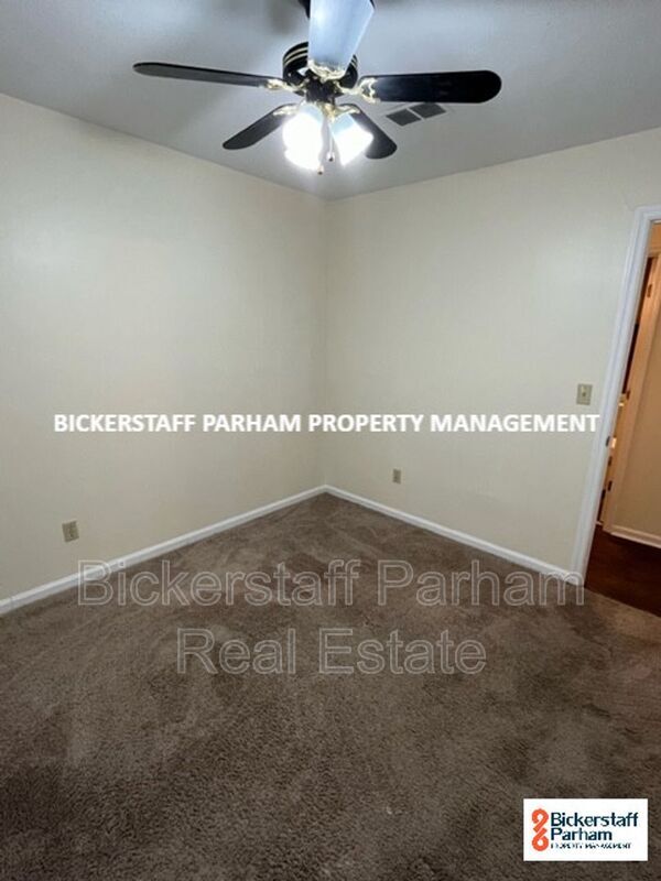 Building Photo - 3902 Leisure Ave