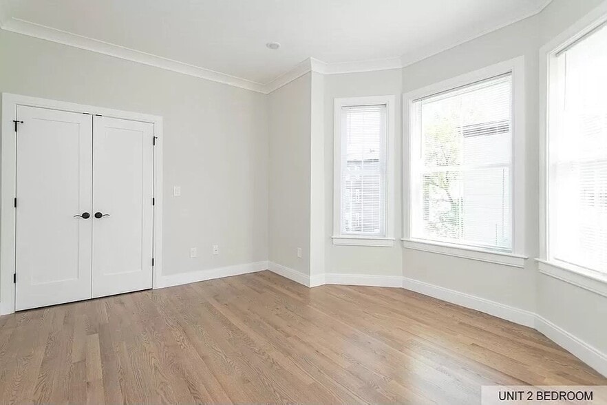 Building Photo - 68 Day St