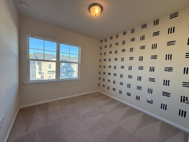 Building Photo - 2246 Red Knot Ln
