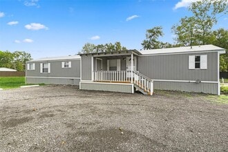 Building Photo - 21601 Dogwood Dr