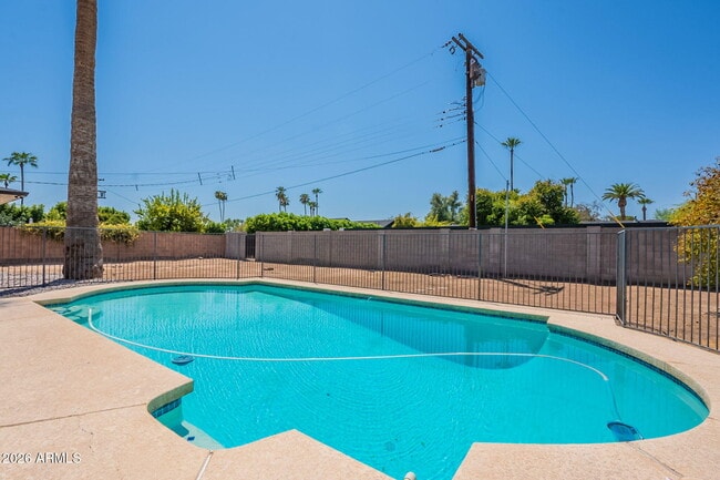 Building Photo - 6839 E Montecito Ave