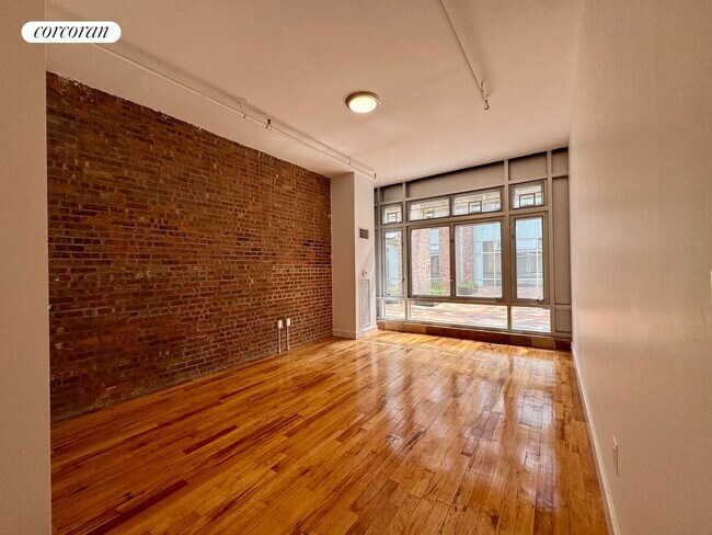 Building Photo - 275 Conover St