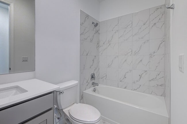 Building Photo - 19167 Croft Mill Xing