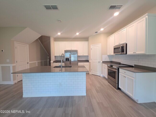 Building Photo - 12784 Josslyn Ln