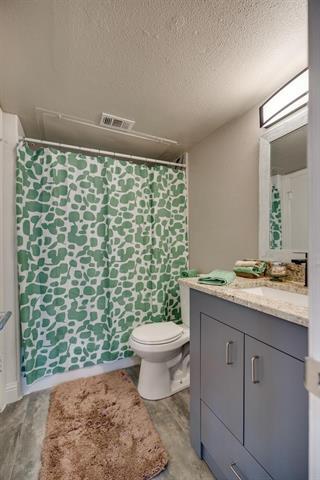 Building Photo - 2304 Balsam Dr