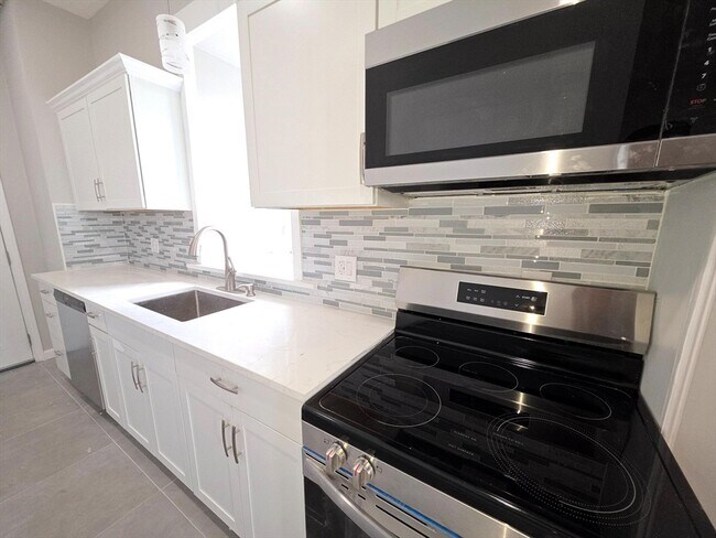 Building Photo - 5 Beacon St