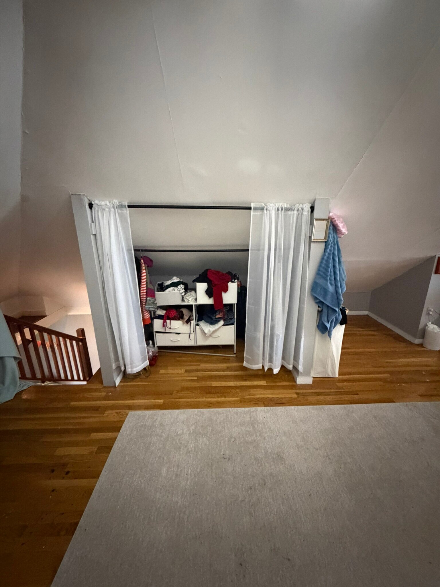 Building Photo - 121 Hillside St