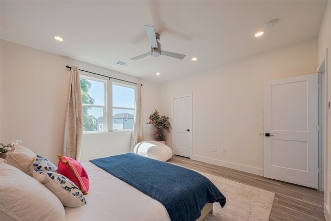 Building Photo - 2909 Nagle St