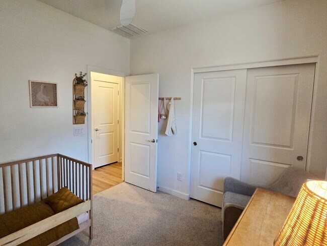Building Photo - 4-bedroom + Den, 3-bath home in The Preserve at San Tan