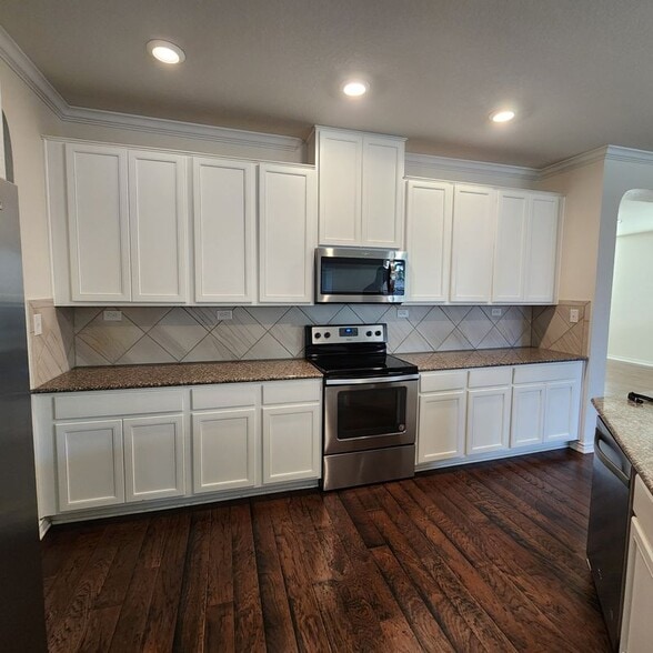 Building Photo - 330 Anchor