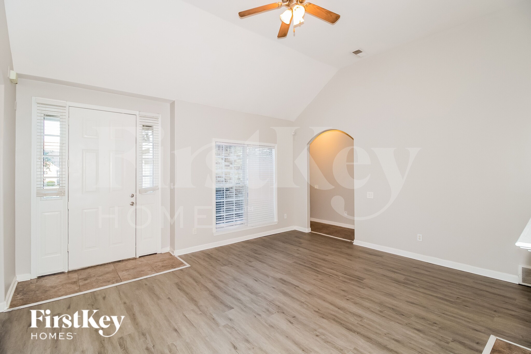 Building Photo - 8595 Shady Elm Dr