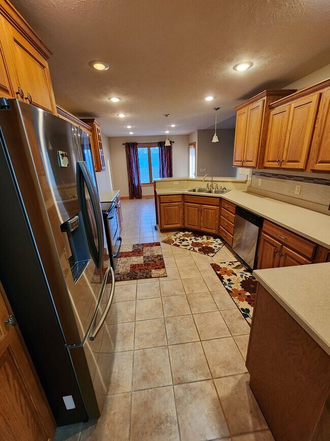 Building Photo - 4021 Sandalwood Drive