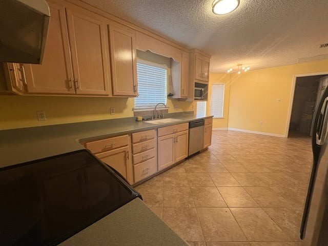 Building Photo - 4119 Clay Dr