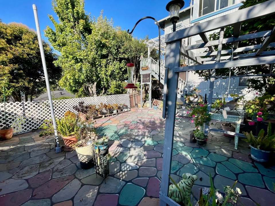 Building Photo - 475 Newton Ave