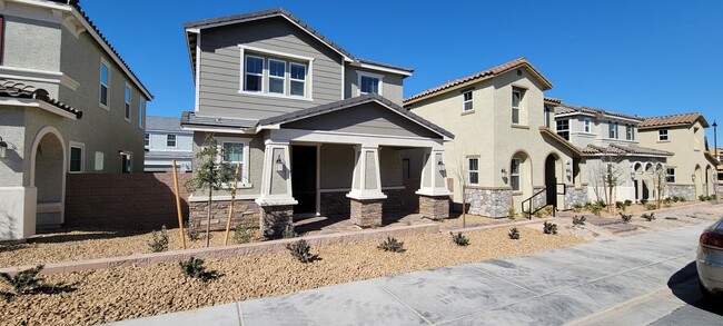 Building Photo - 3 BEDROOM HOME IN INSPIRADA!