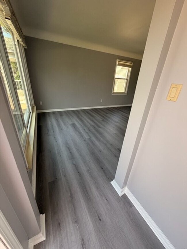 Building Photo - Charming Single-Family Home in Desirable Allen Park Neighborhood