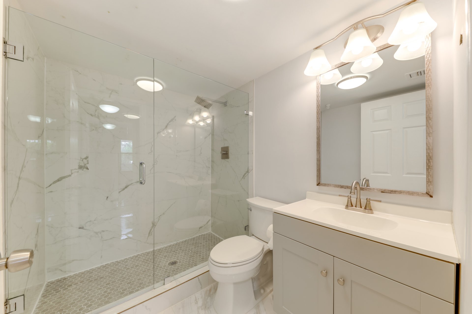 Guess Bathroom - 896 N Federal Hwy