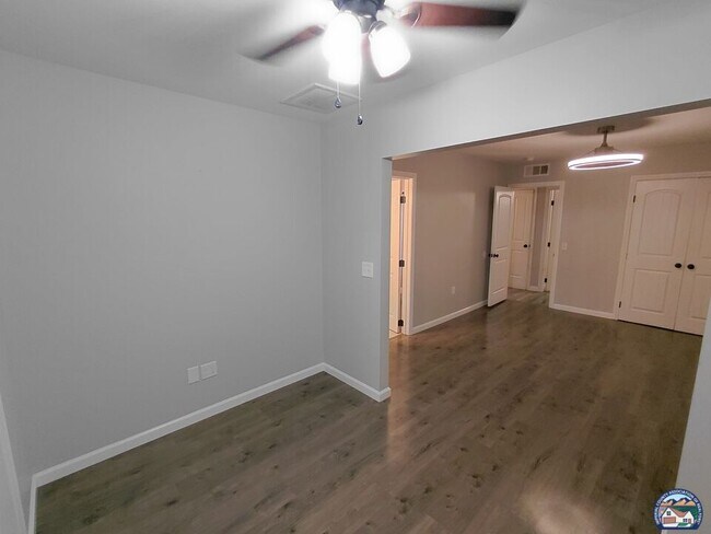 Building Photo - 1190 Ocotillo Dr