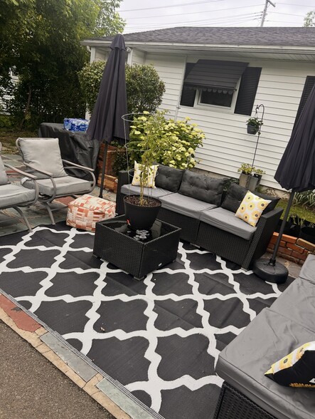 Patio - 301 Marshall St