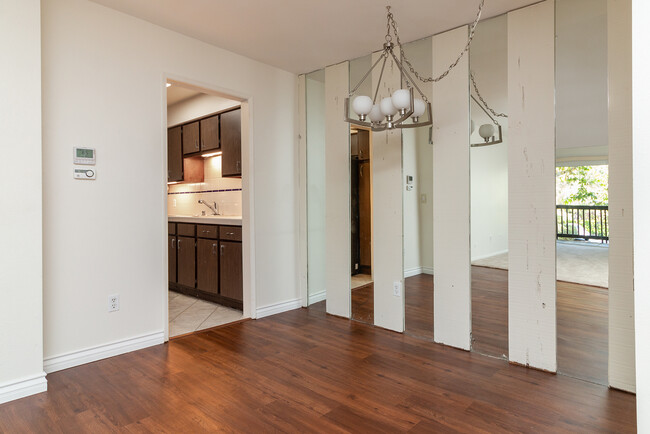 Building Photo - 3108 Raintree Cir