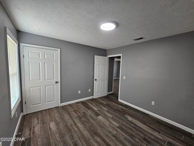 Building Photo - 3707 Burnham Way