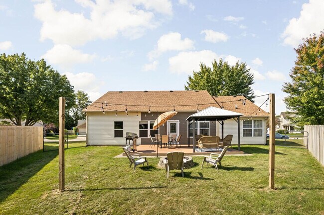 Building Photo - 3202 Grandview Way