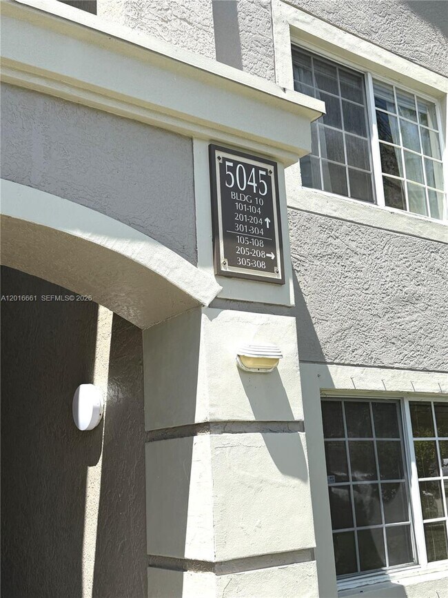 Building Photo - 5045 Wiles Rd