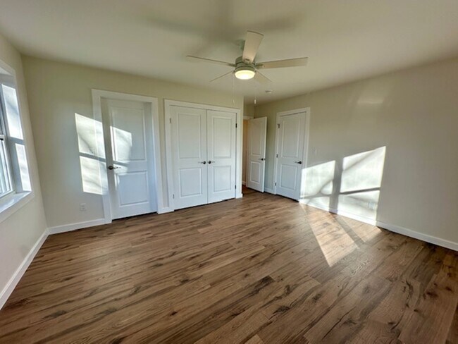 Building Photo - 48 Cedar St