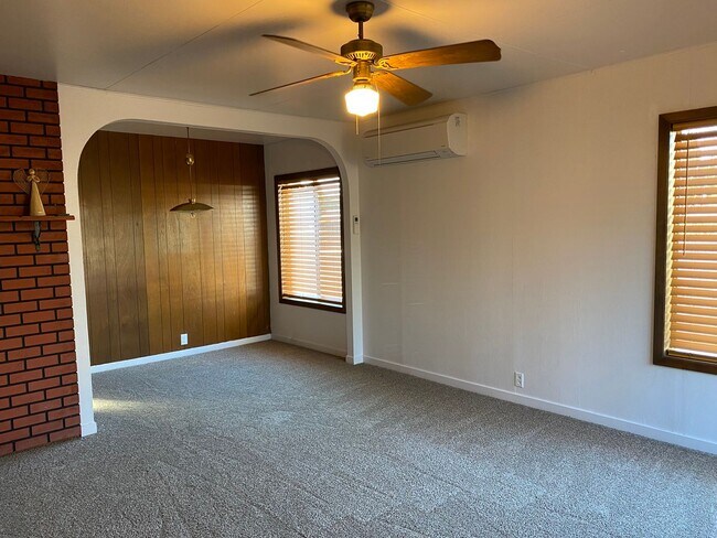 Building Photo - Remodeled Roseburg 4 bedroom home