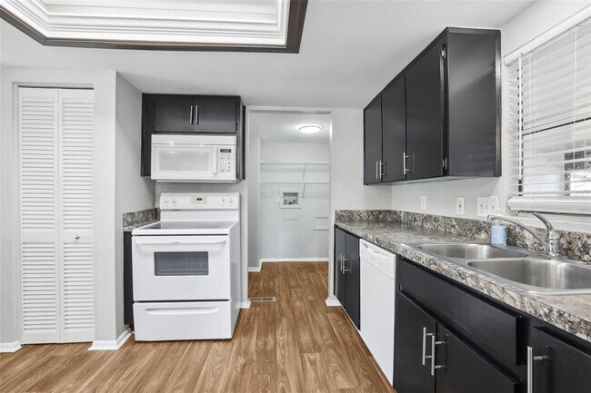 Building Photo - 3121 Briar St