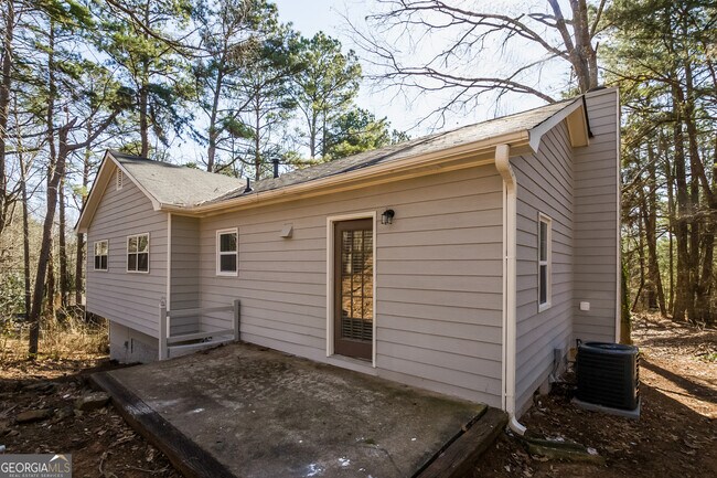 Building Photo - 302 W Paulding Blvd