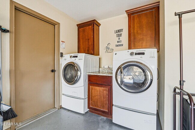 Building Photo - 12776 Tre Maximiliano Ave