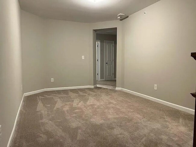 Building Photo - 1366 Elderwood Way