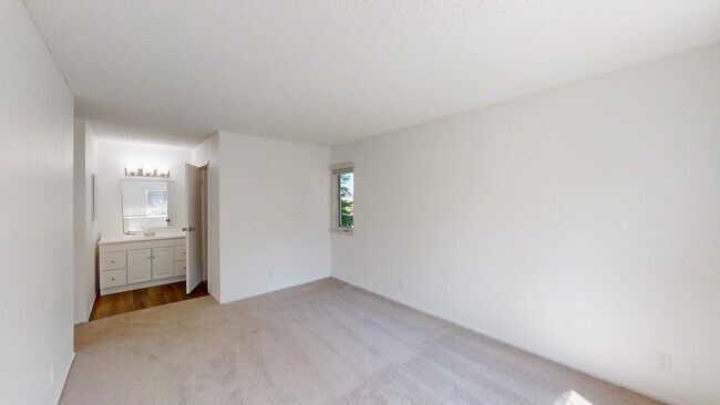 Building Photo - 495 Ignacio Blvd