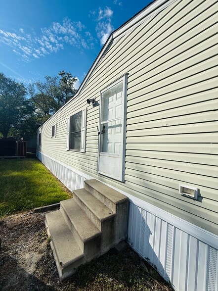 Building Photo - 226 Blanco Dr