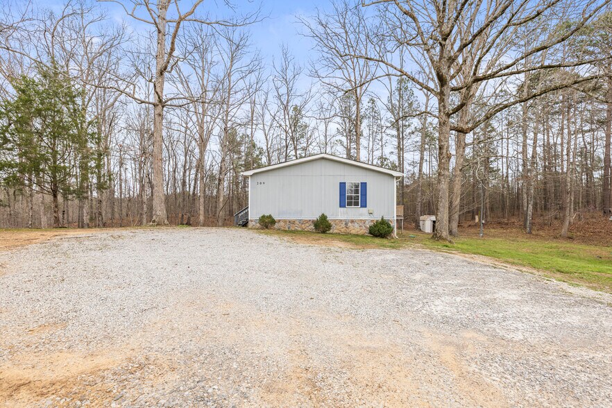 Building Photo - 209 Varner Dr SW