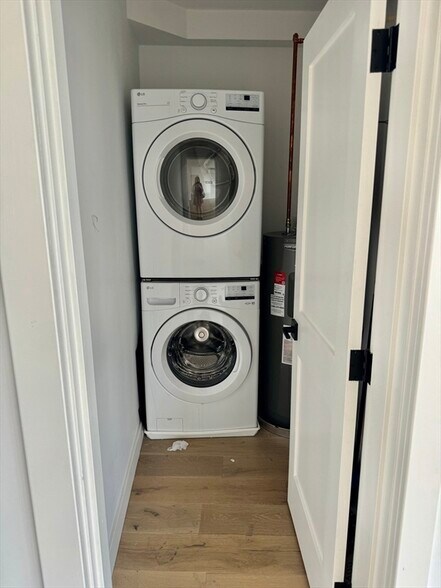 Building Photo - 144 Old Colony Ave