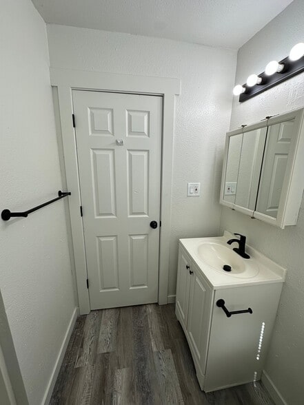 Building Photo - 614 E 600 S