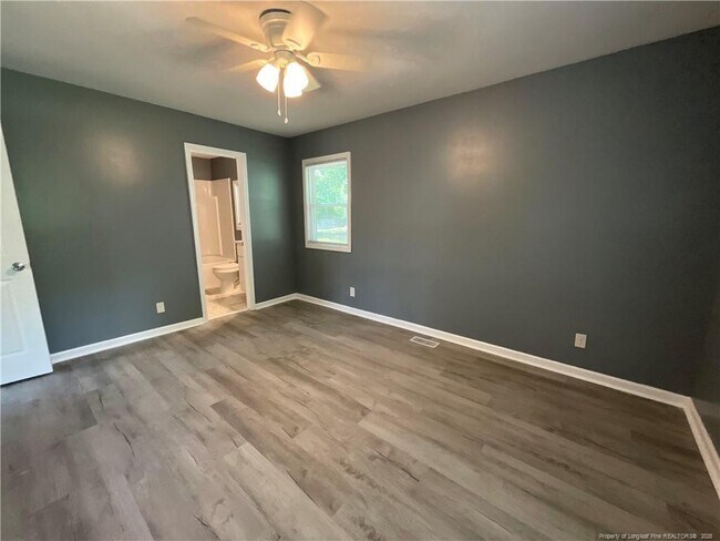 Building Photo - 1422 Grandview Dr