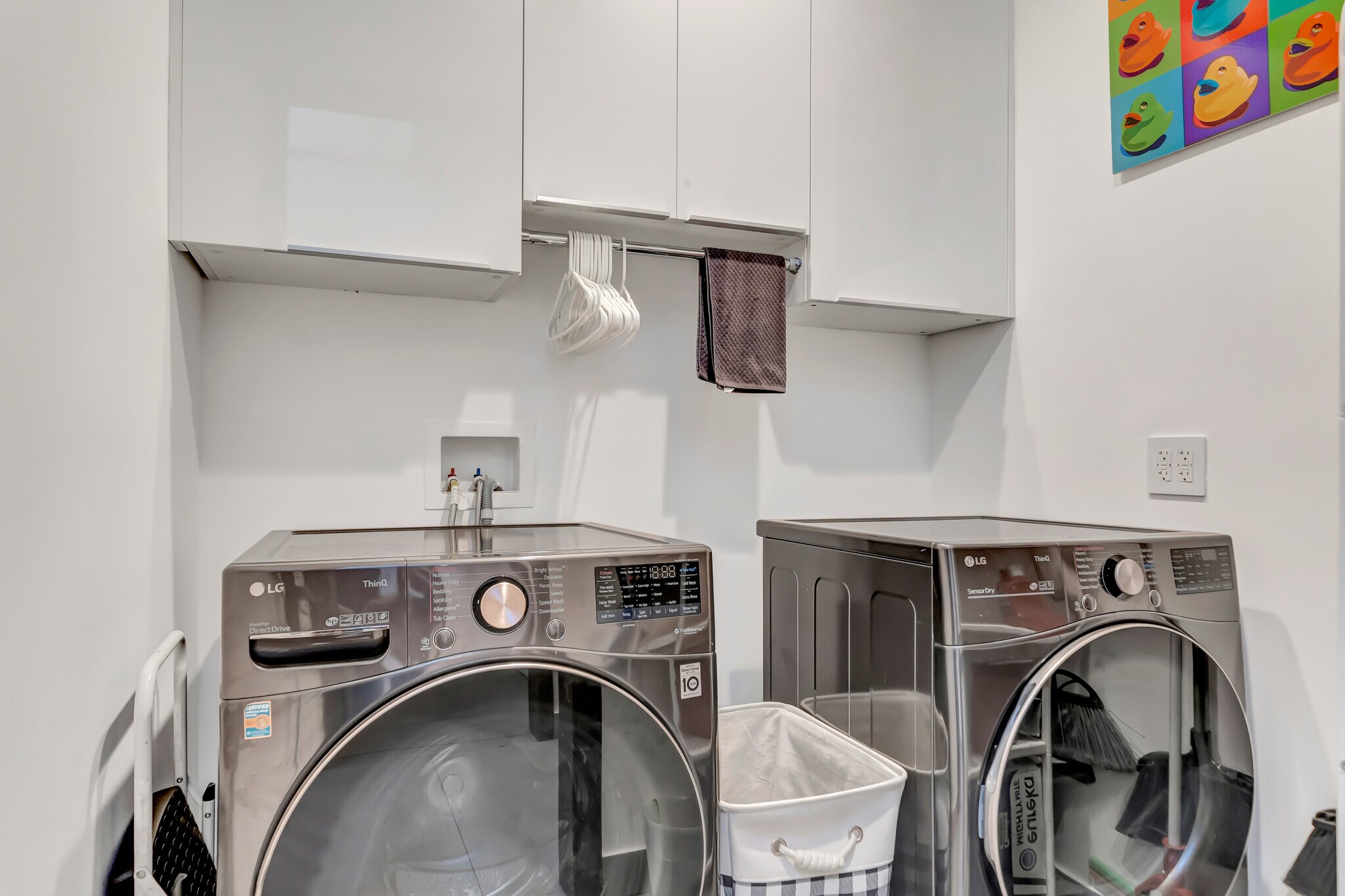 Building Photo - 5817 Ranchito Ave