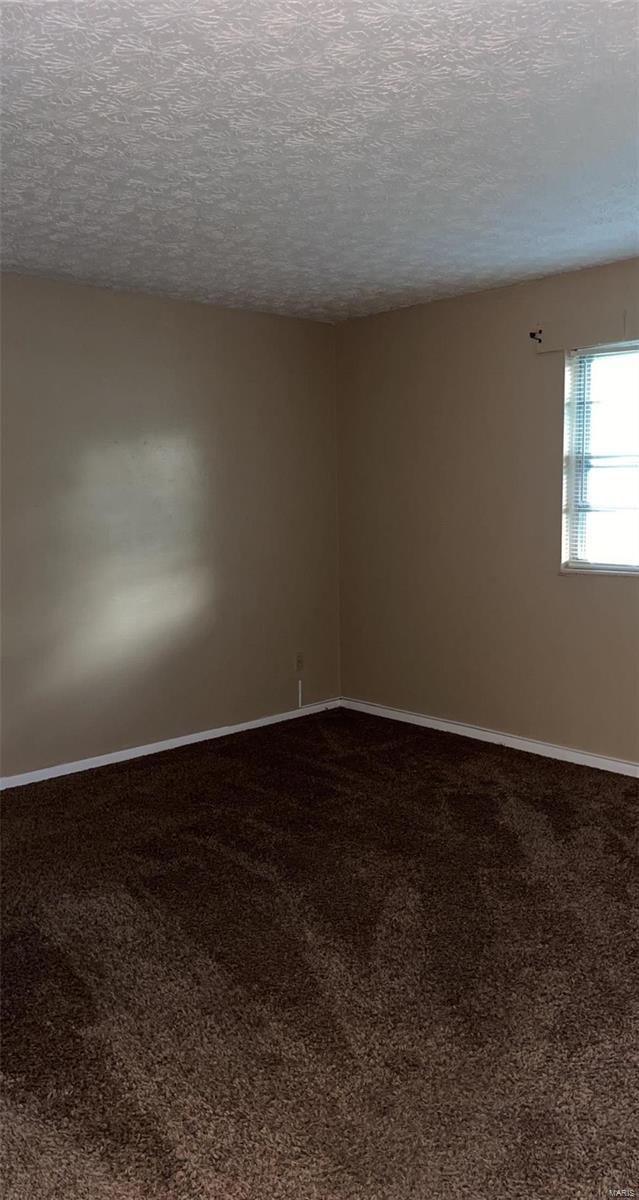 Building Photo - 302 Estate Dr