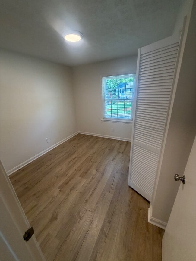 Building Photo - 6813 Wunderly Ct