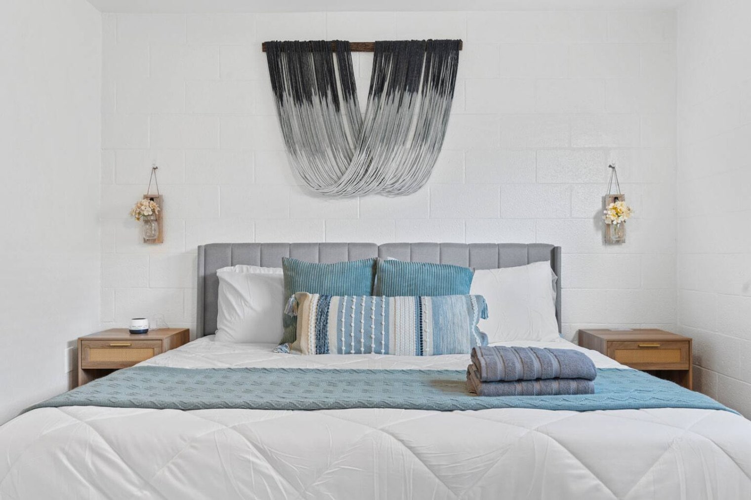 Building Photo - 109 E Broadway Rd