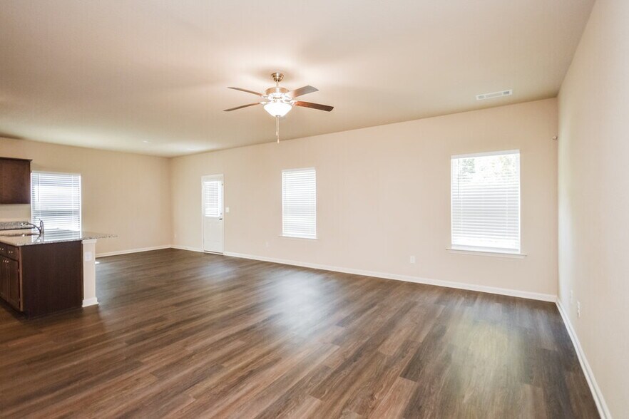 Building Photo - 532 Moline Way